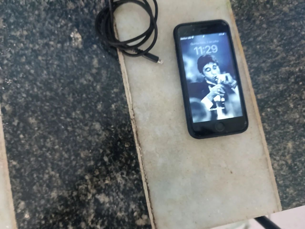 iPhone 8 usado +carregador + capinha  - Foto 3