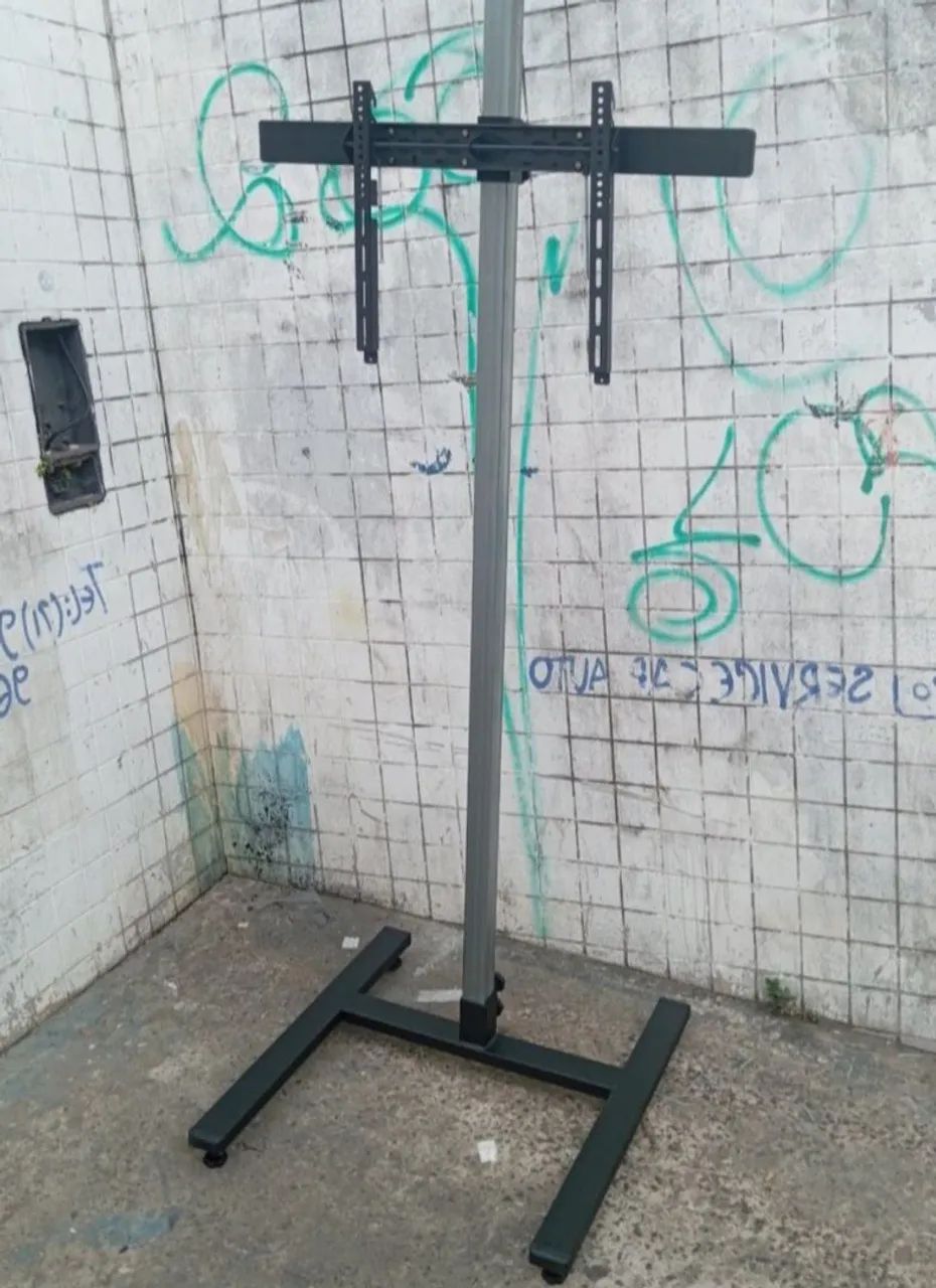 SUPORTE PARA TV MODELO PEDESTAL REGULÁVEL PARA EVENTOS/BAR/POUSADA DE 32 A 75 POLEGADAS. - Foto 3
