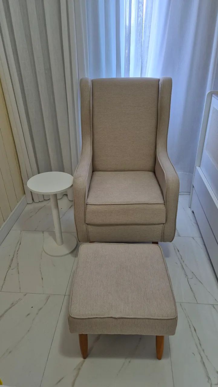 Poltrona amamentação + puff + mesa - Foto 4