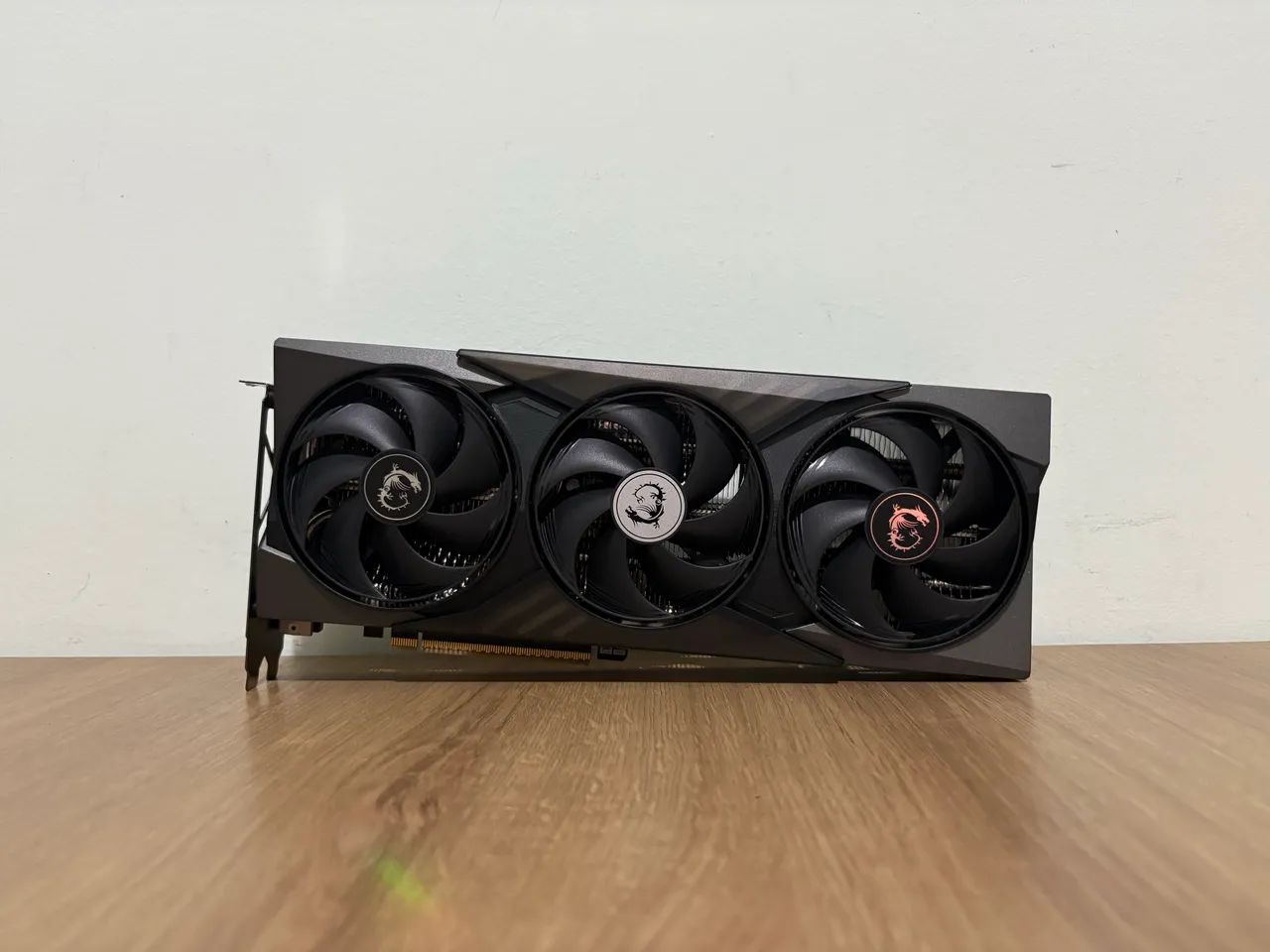 RTX 5060 Ti MSI Gaming Trio OC - Foto 2