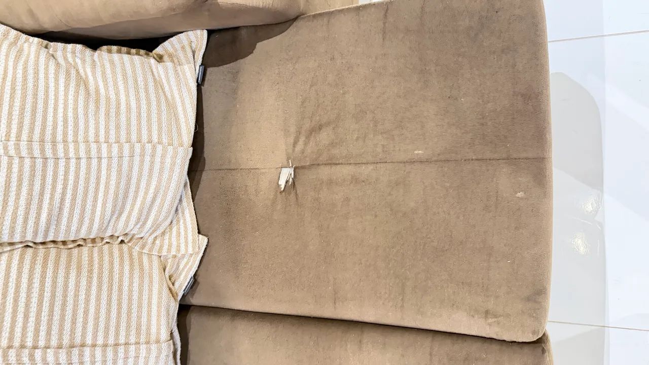 Vende-se sofá 3 lugares  - Foto 4