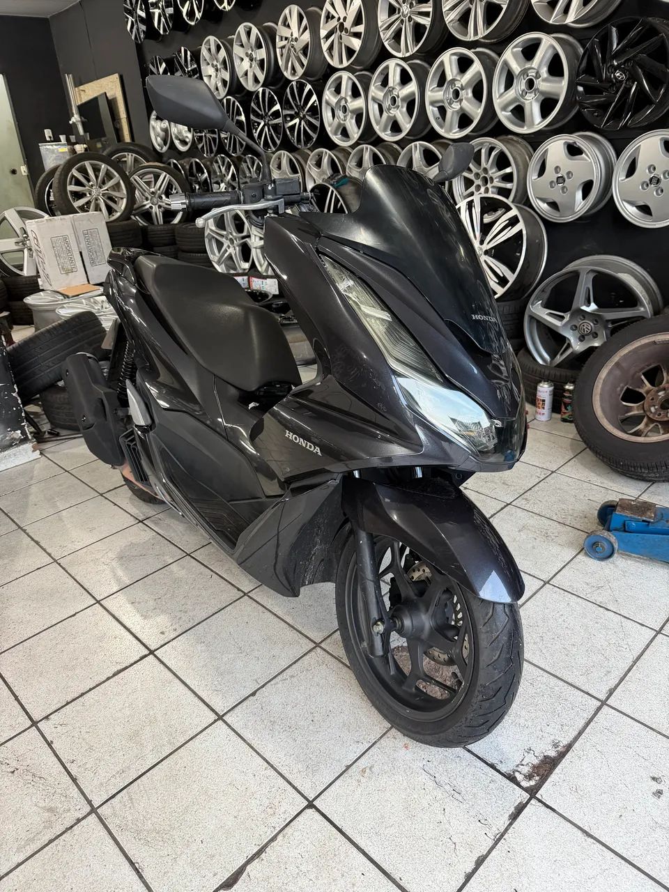 Pcx com 7 mil km  - Foto 4