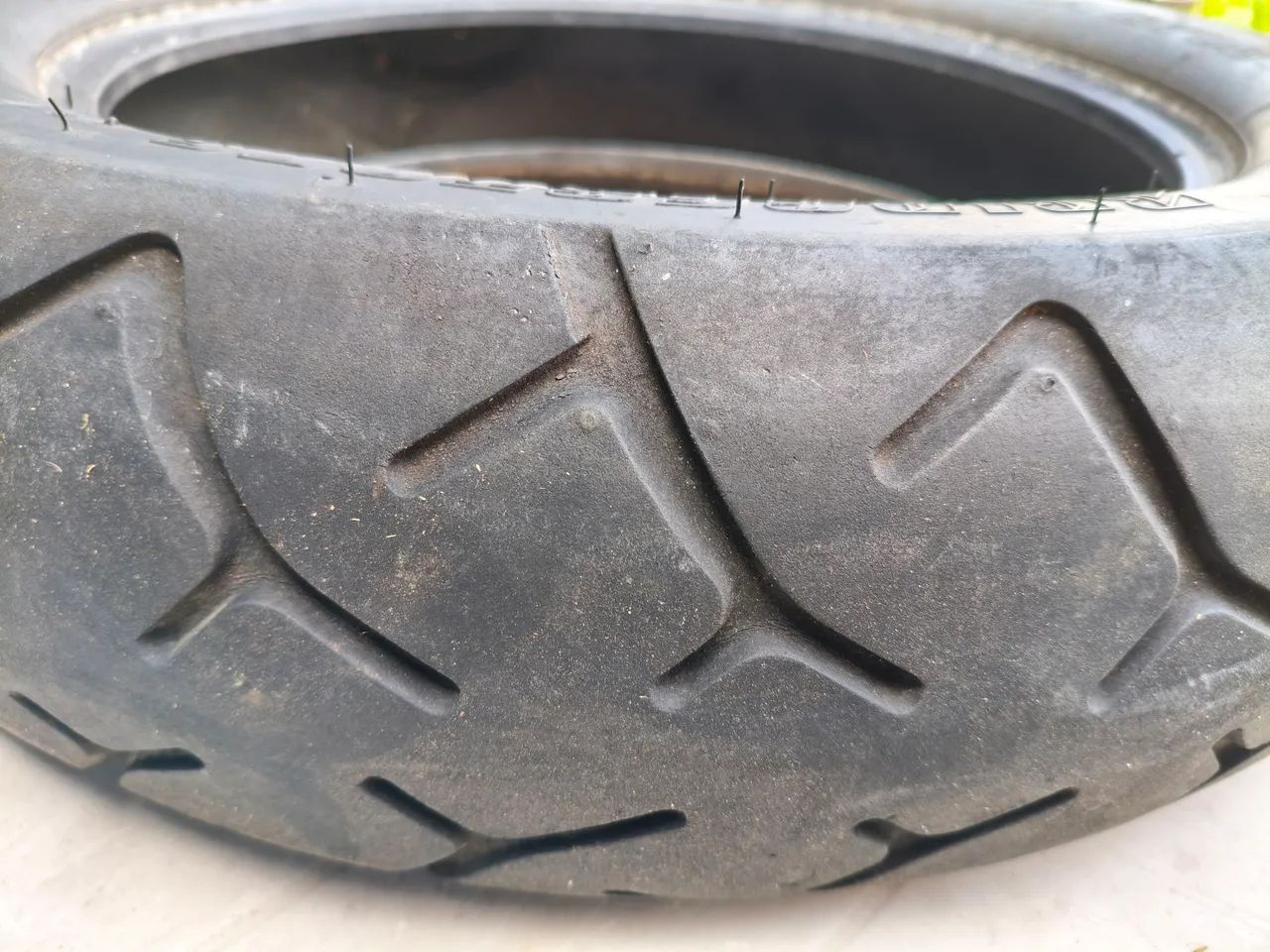  Pneu Bridgestone 150/80/16 80% de Borracha sem Cortes sem<br>150/80/16 <br>150/80/16 <br>150/80/16 - Foto 5