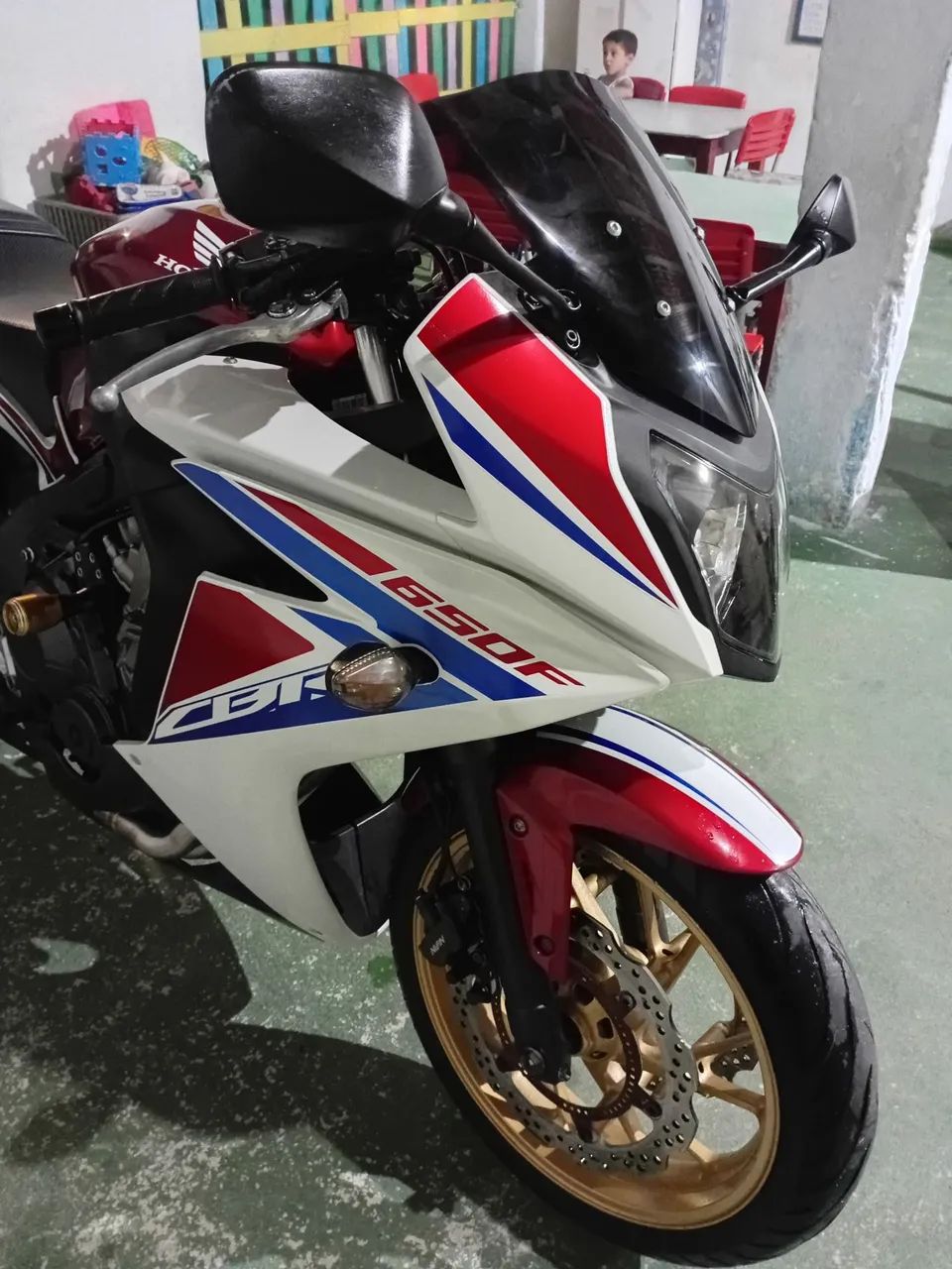 Oportunidade!!! Cbr 650f muito nova  - Foto 3