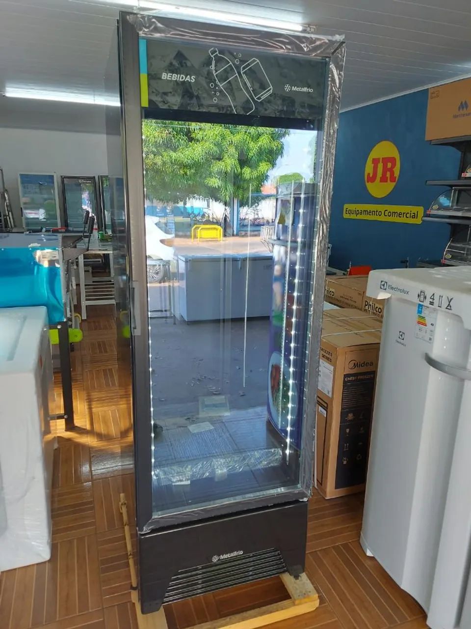 Expositor Metalfrio All Black 577 litros Nova - Foto 5