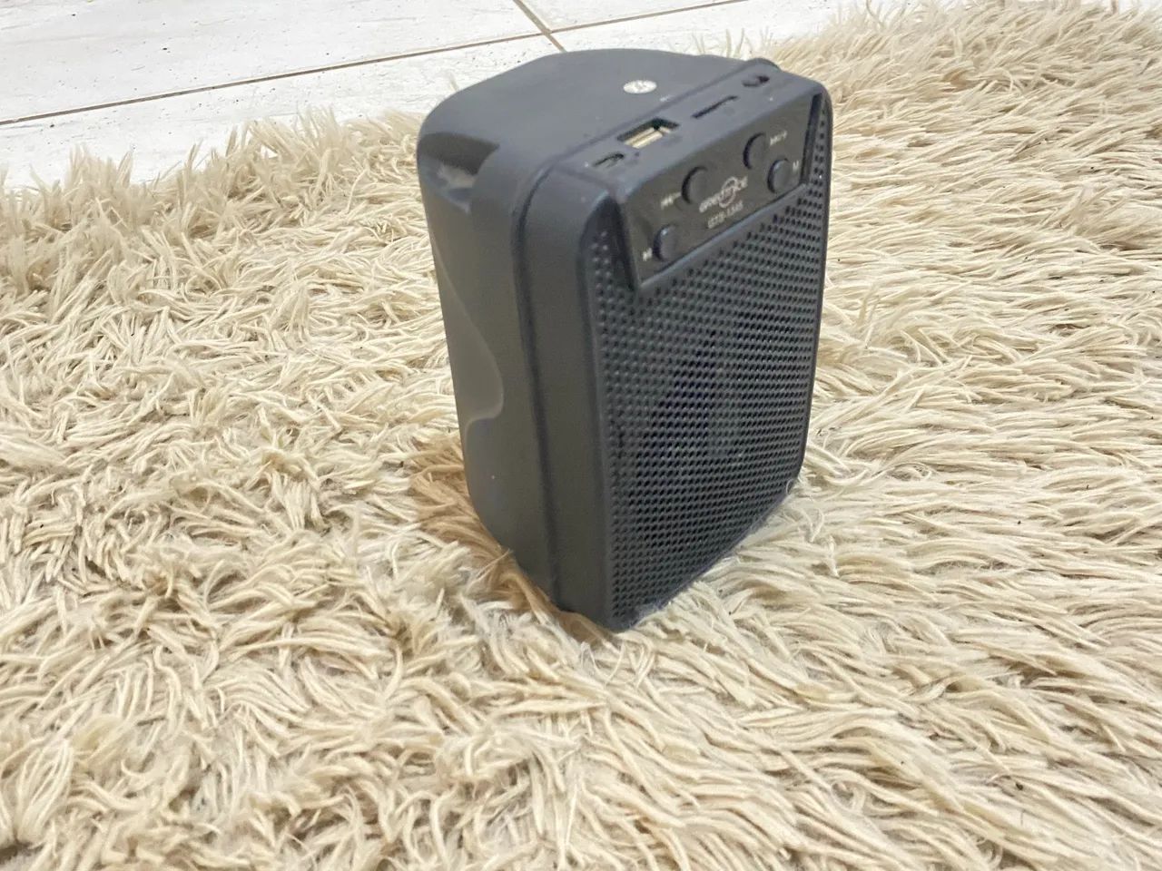 CAIXINHA DE SOM PEQUENA