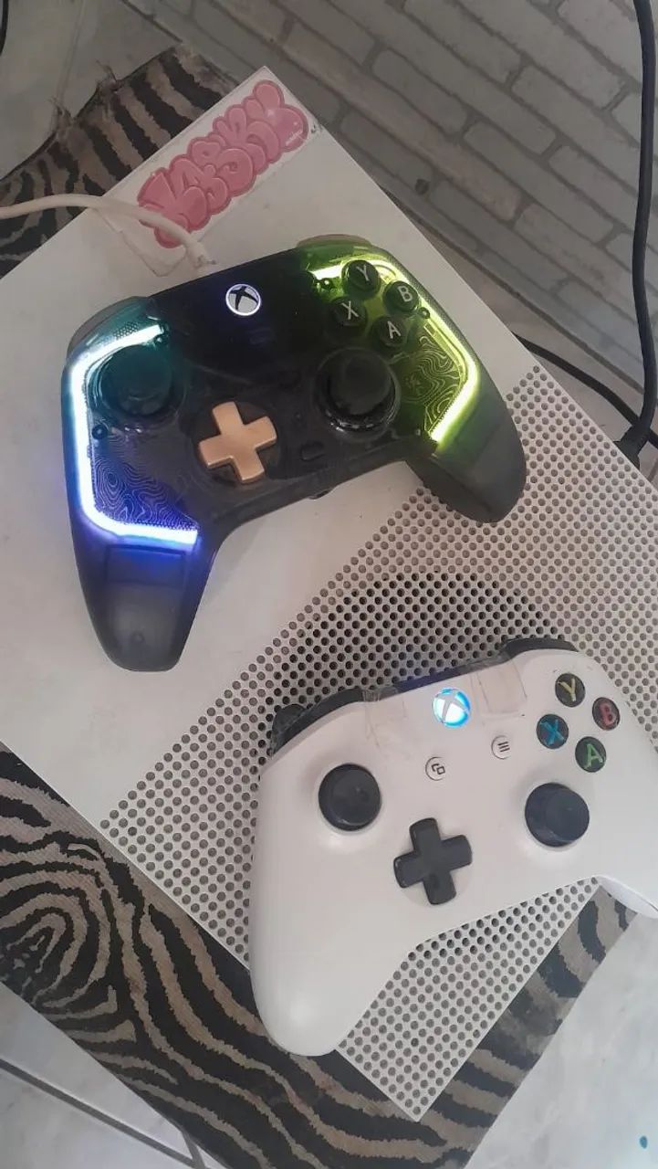 VENDO XBOX ONE S OU TROCO EM IPHONE  - Foto 2