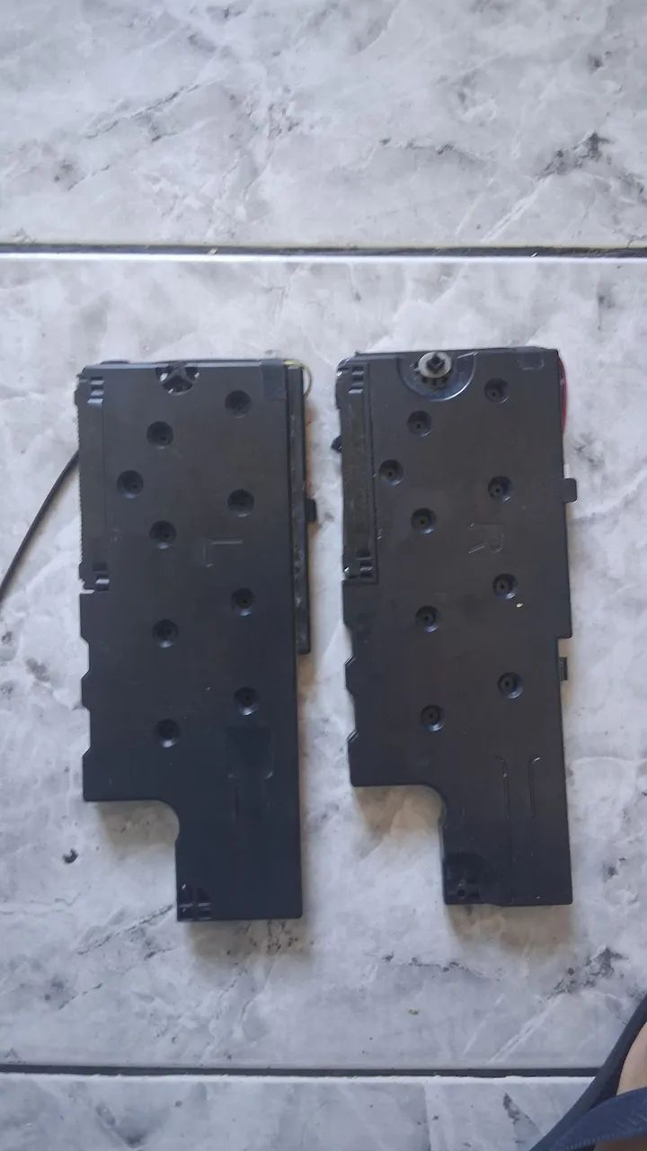 Alto falante da TV SANSUNG série  F 40 polegadas