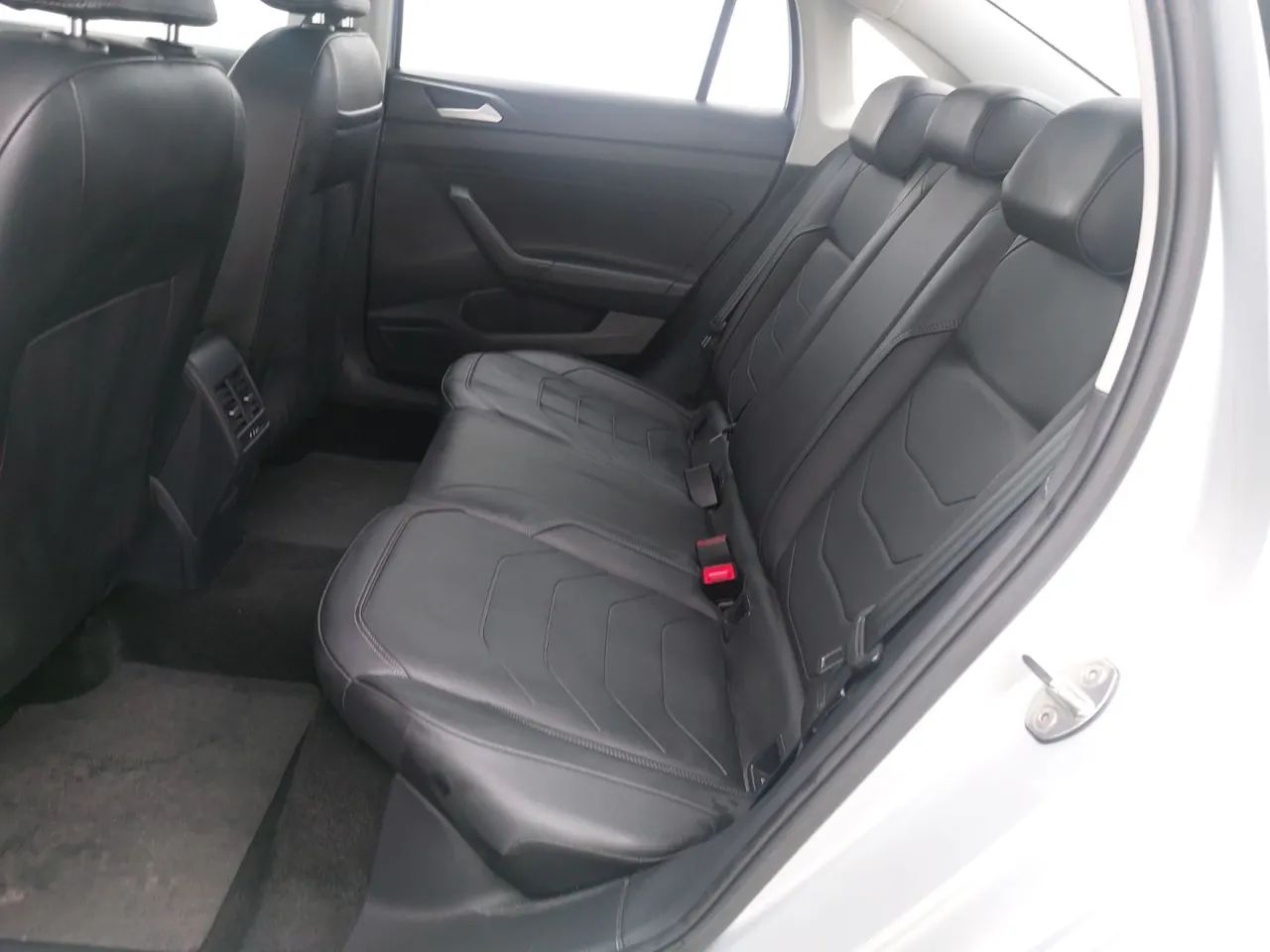 Volkswagen Virtus TSI 1.0 Flex 12V 4p Aut., foto 17 de 18