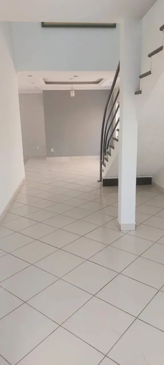 EXCELENTE CASA NO JARDIM AMÉRICA. 04 QUARTOS. - Foto 3