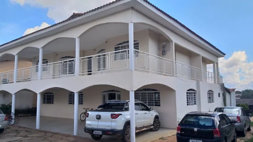 Casa colonial de 2 pavimentos