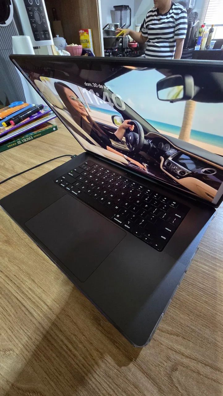 MacBook Pro M4 - 16 polegadas | 48GB RAM | 512GB SSD | Space Black - Foto 2