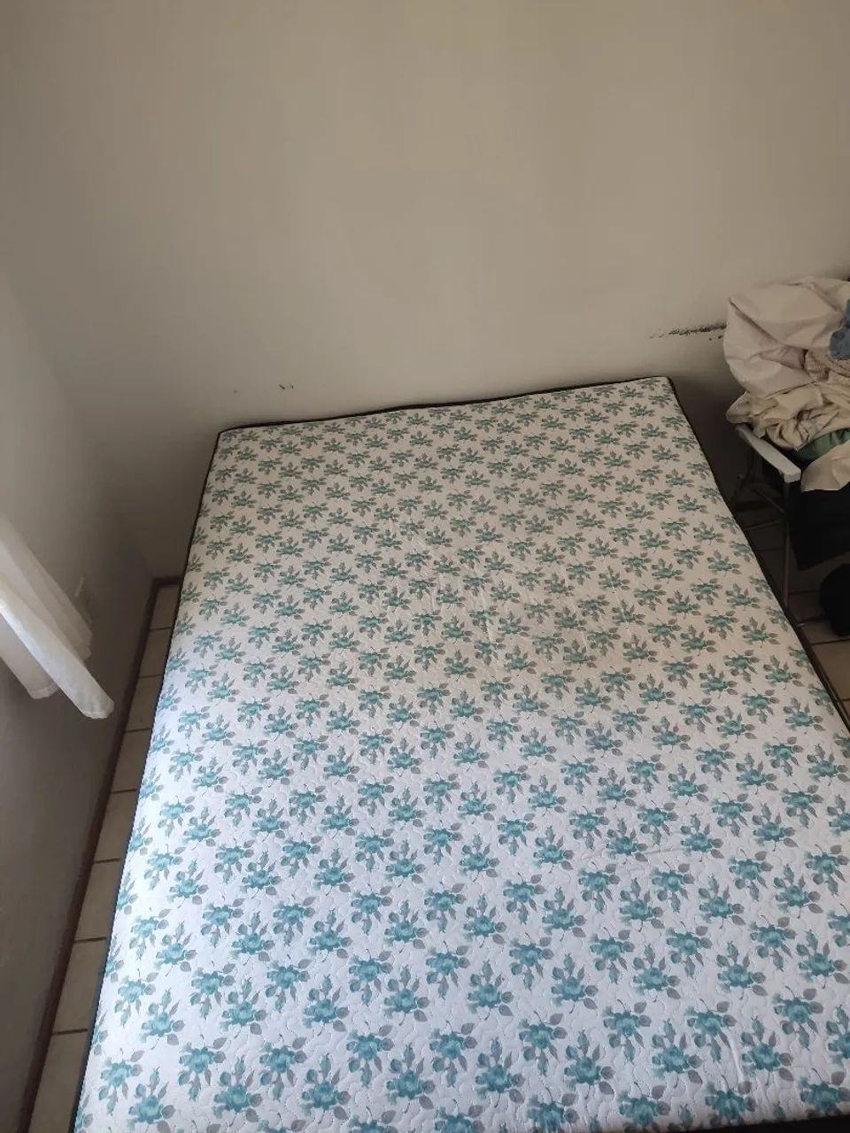 Cama box ( semi nova)