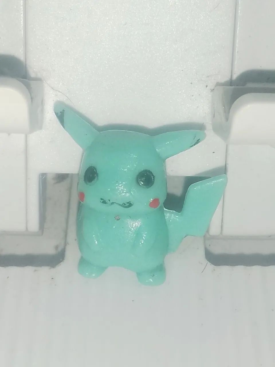 Coleção de miniatura de pokémon 