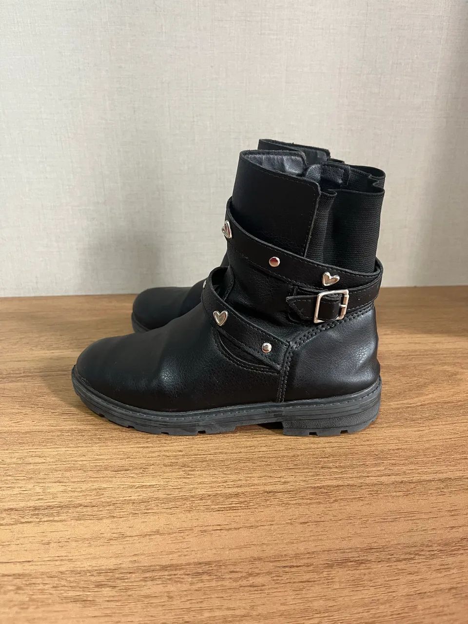 Vendo Bota infantil 