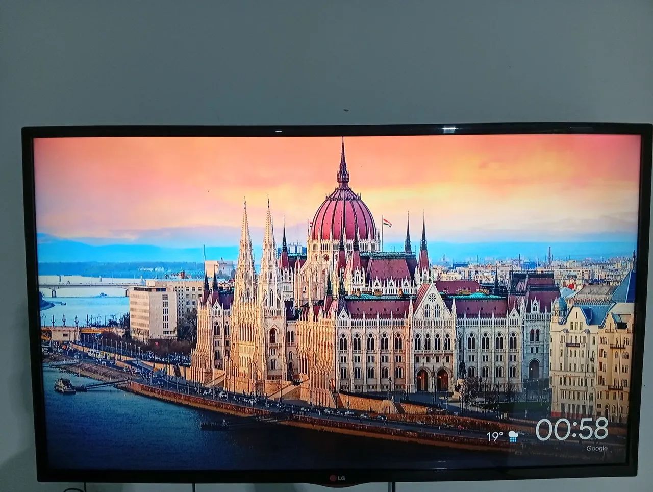TV LG 49 LED: NÃO SMART - Com defeito (Aceito negociação)