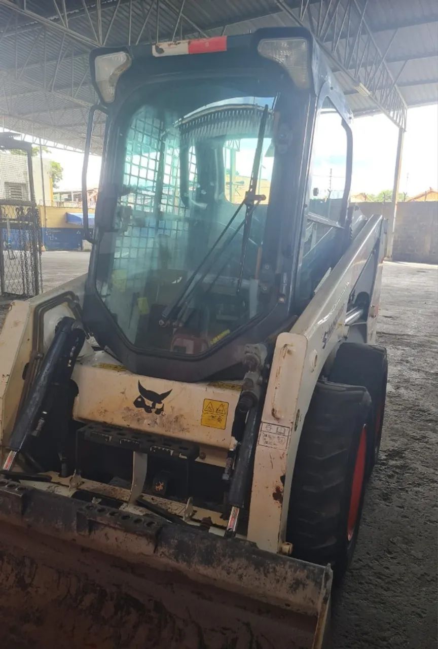 Minicarregadeira Bobcat S450 Ano 2024 Com 1606.2hs C Ar Cond - Foto 2