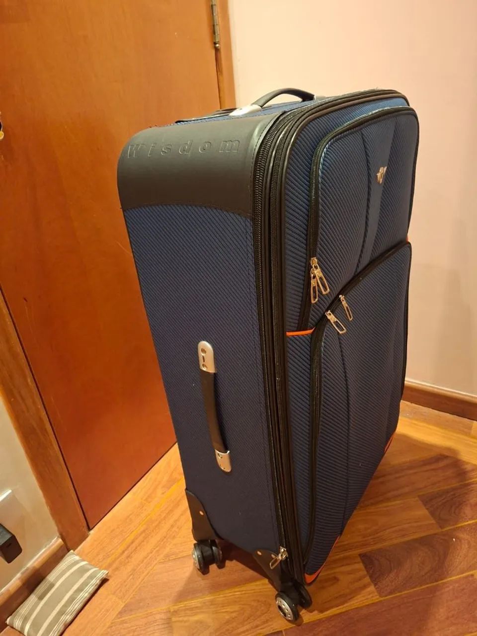 Mala de viagem grande importada usada uma vez - Foto 3