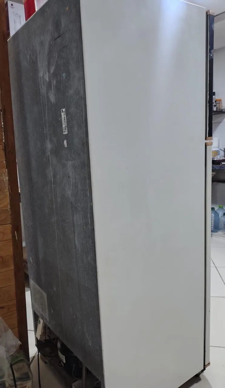 Geladeira com Defeito 