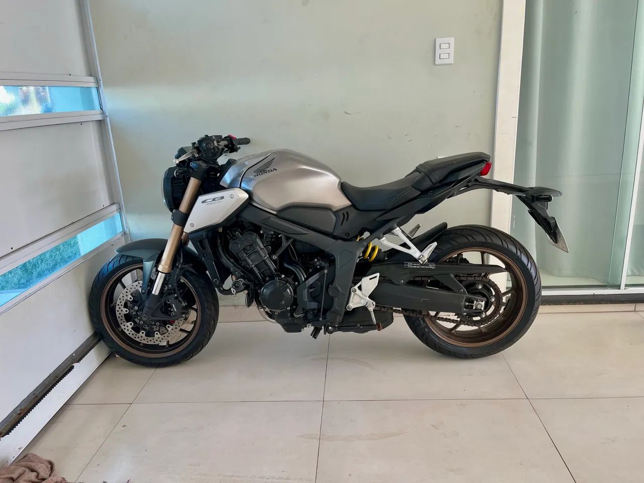 CB 650r