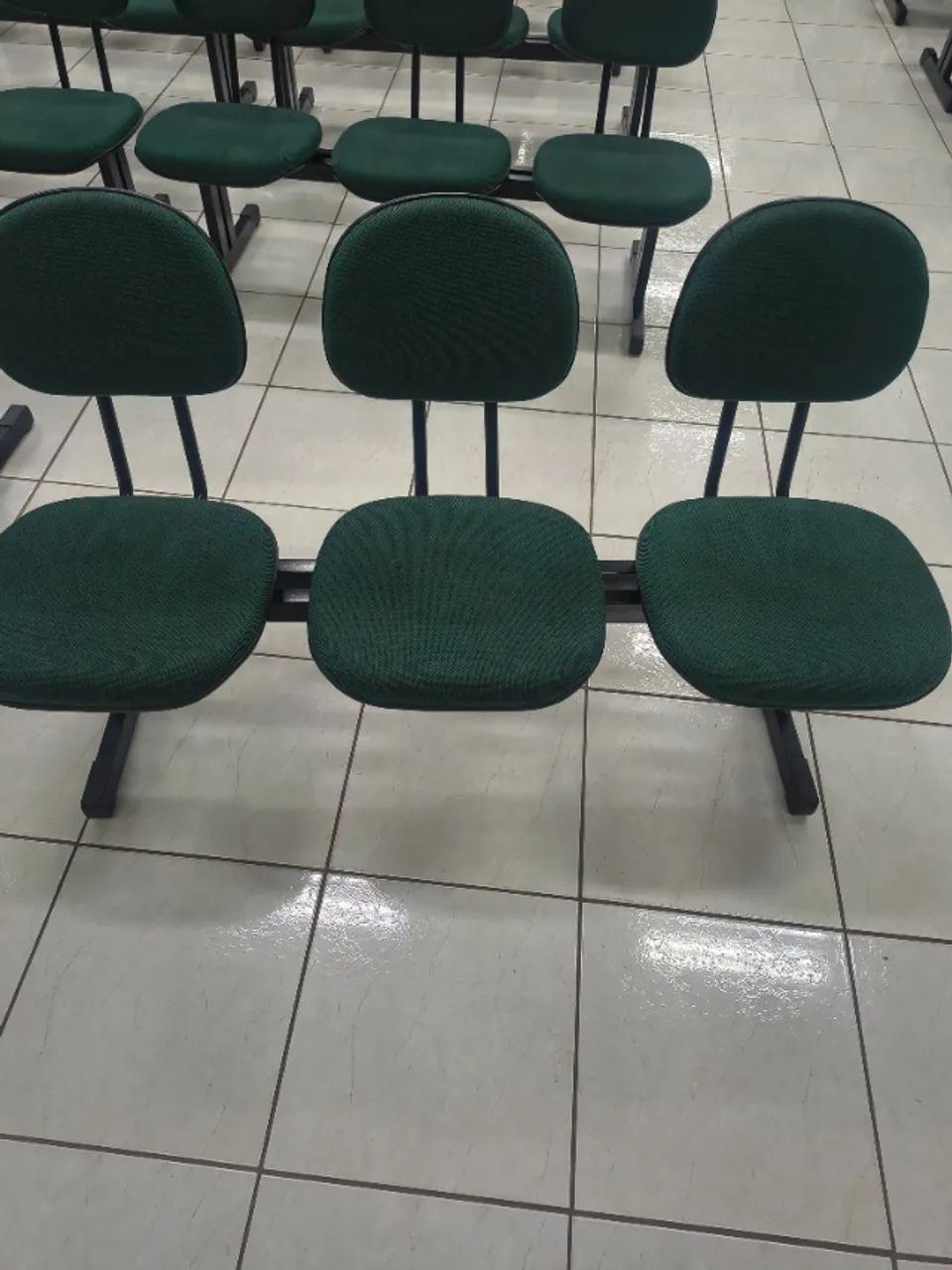 Kit com três cadeiras auditório 