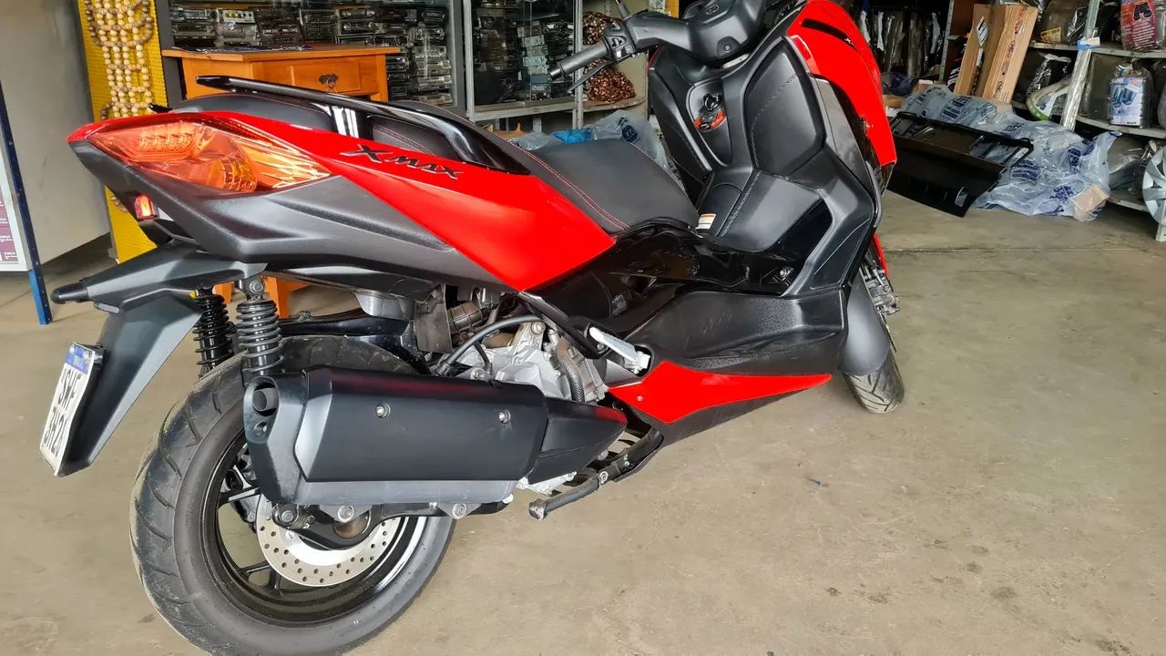 XMAX 250 2024 / 1.200km - Foto 4