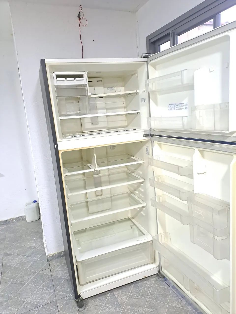 Vendo geladeira Electrolux ininity DF80 - Foto 4