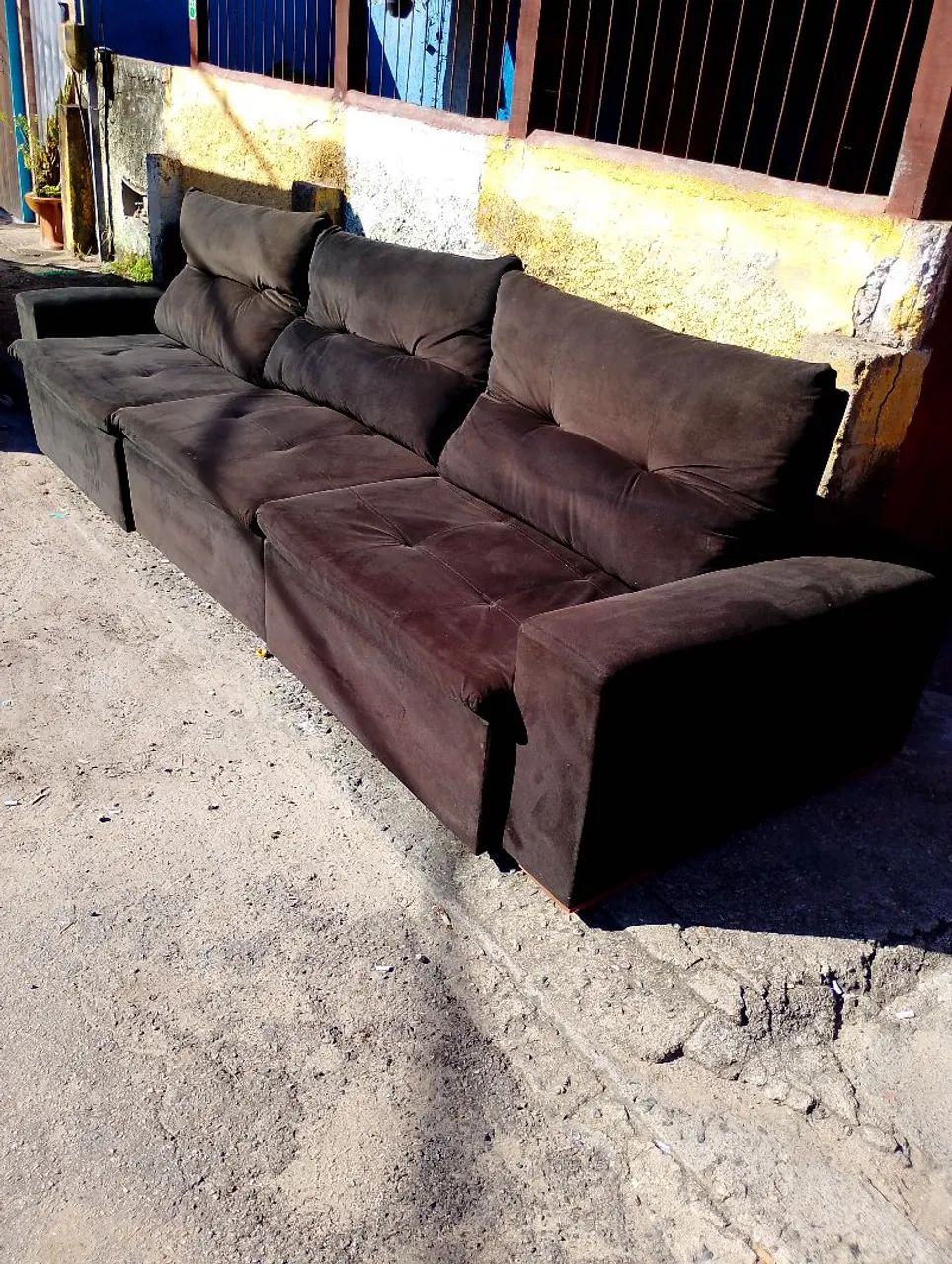 Conjunto de sofá retrátil gigante.