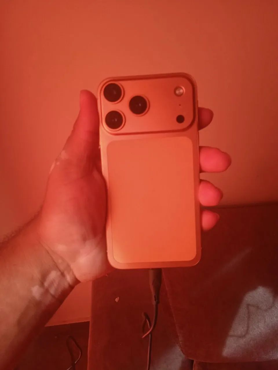 iPhone 11 na carcaça do 17 pro 
