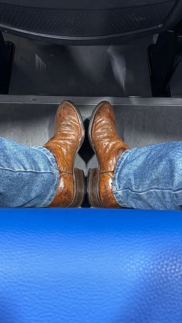Bota feita em couro de avestruz. - Foto 2