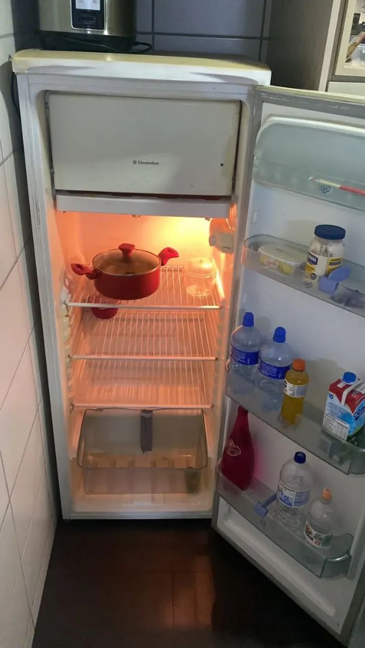 Vendo Geladeira 