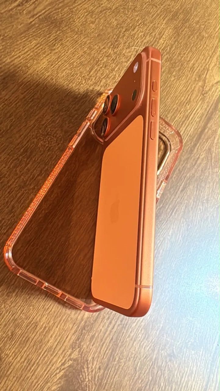 iPhone 17 Pro Max Laranja Semi Novo - Foto 3