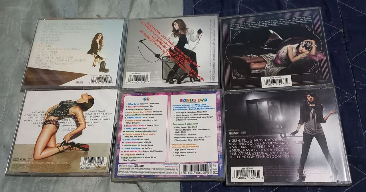 Cds da Demi Lovato e Selena Gomez - Foto 3