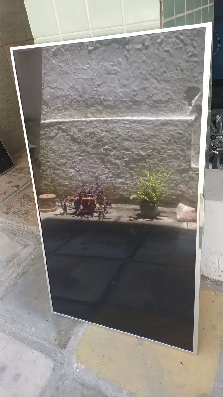 TV Philips 47 polegadas com defeito a tela Tremendo e com listra - Foto 5