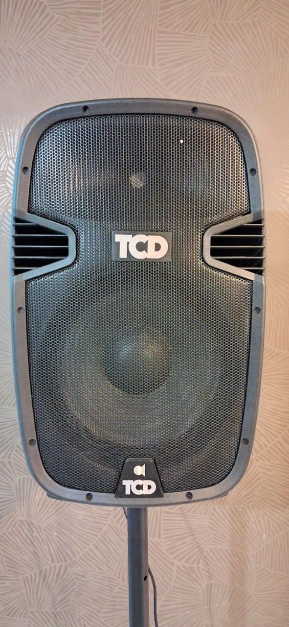 Caixa ativa TCD 12? + tripé original