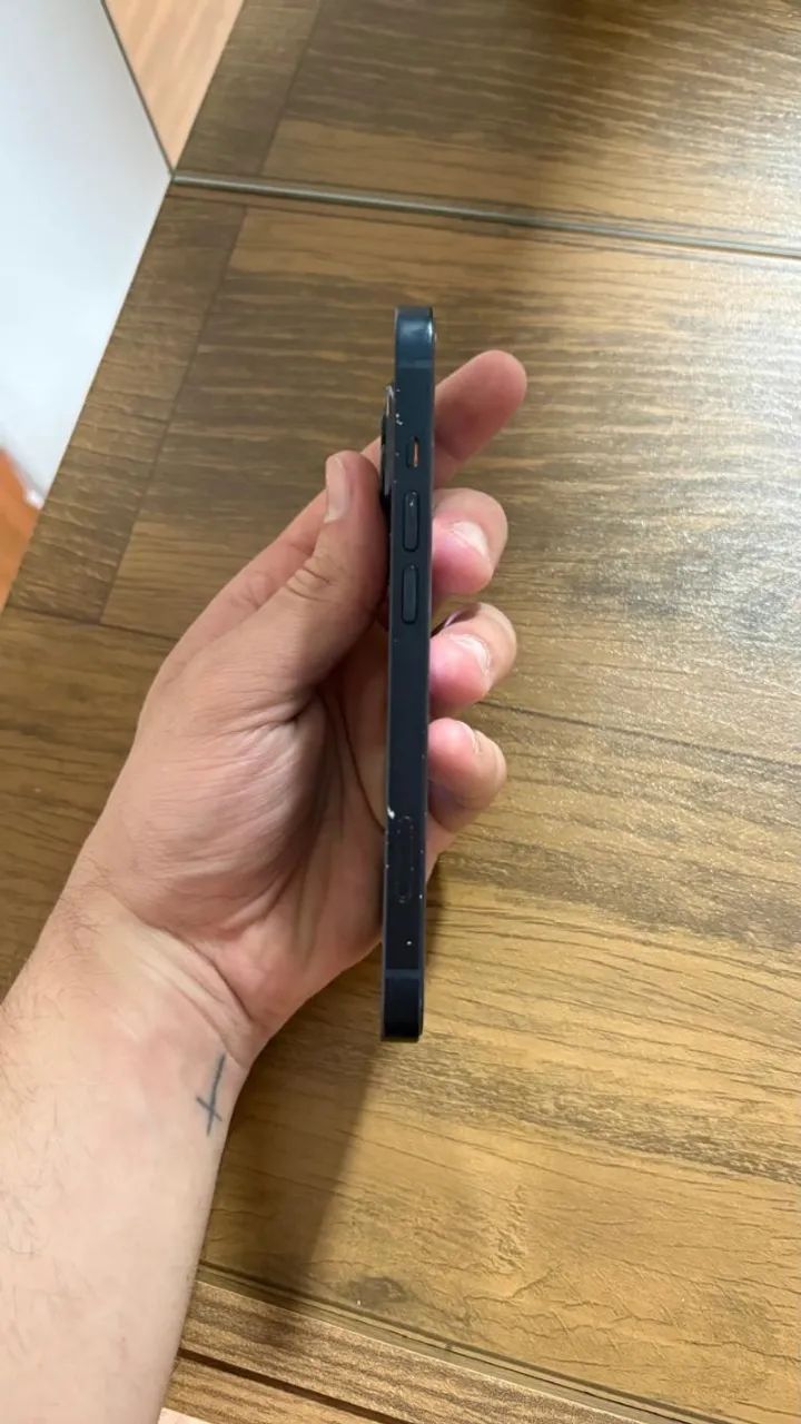 Vendo ou Troco Iphone 13 Impecável - Foto 4