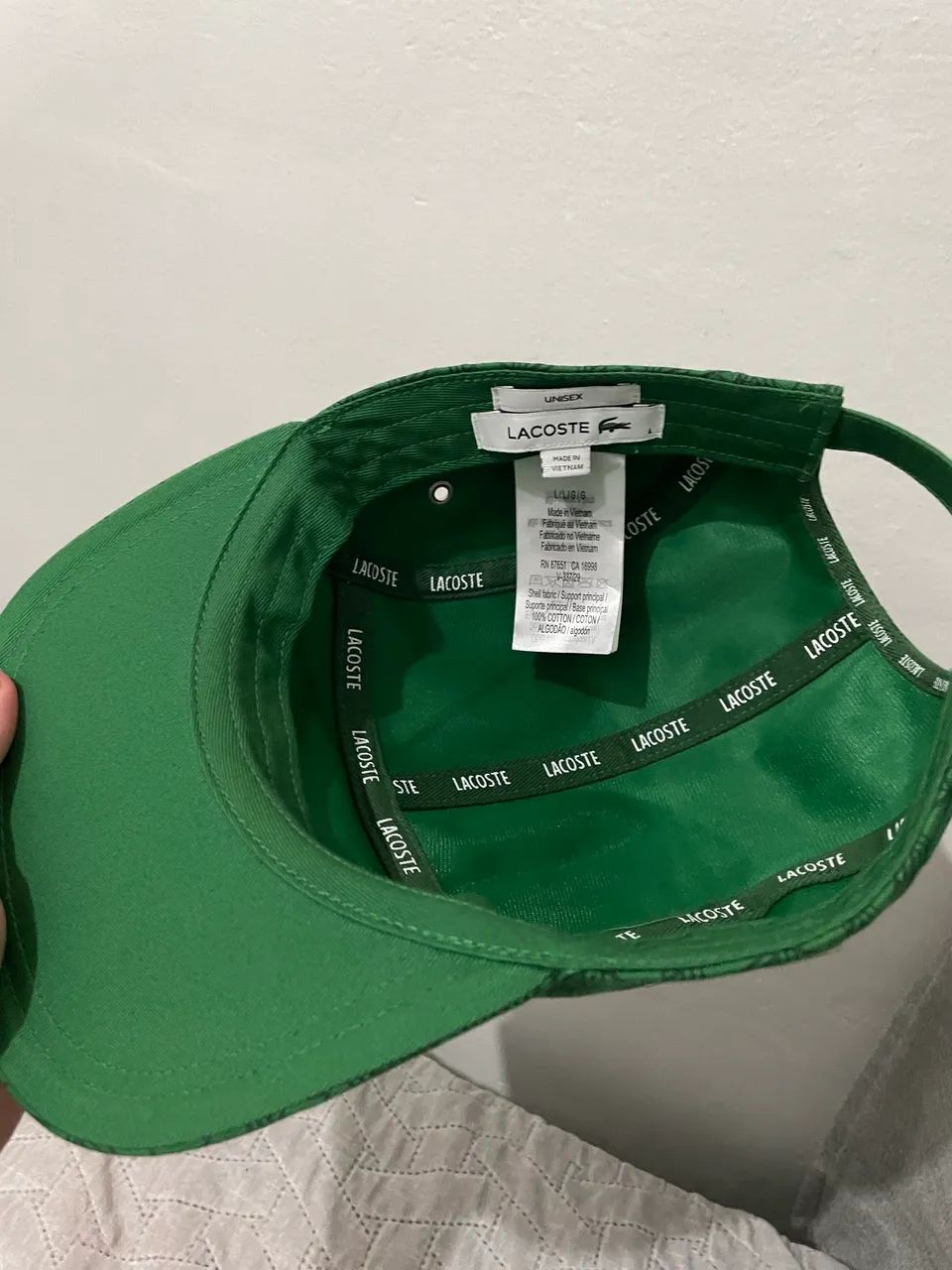 Boné Lacoste monograma 