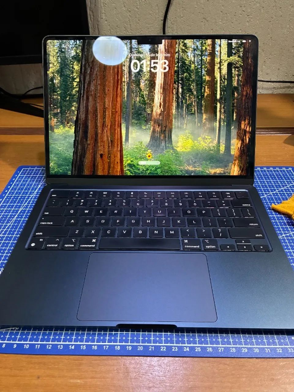 Macbook Air M2 13.6" (8GB/256GB) - Bateria 90% Impecável - Completo (Cabo/Carregador)