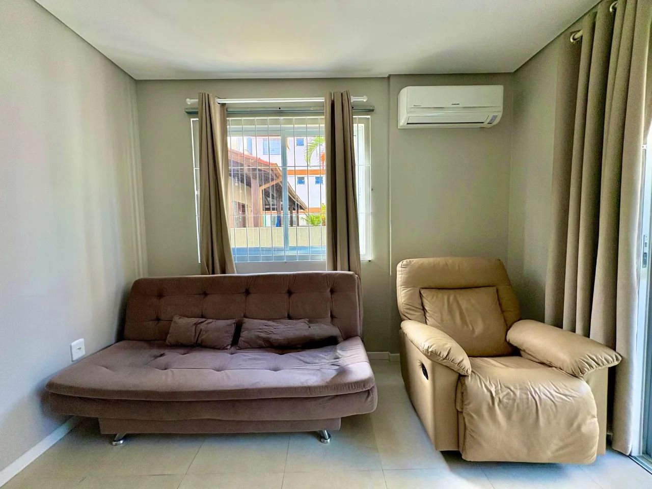 Apartamento Mobiliado na Praia de Palmas com Sacada e Churrasqueira - Foto 5