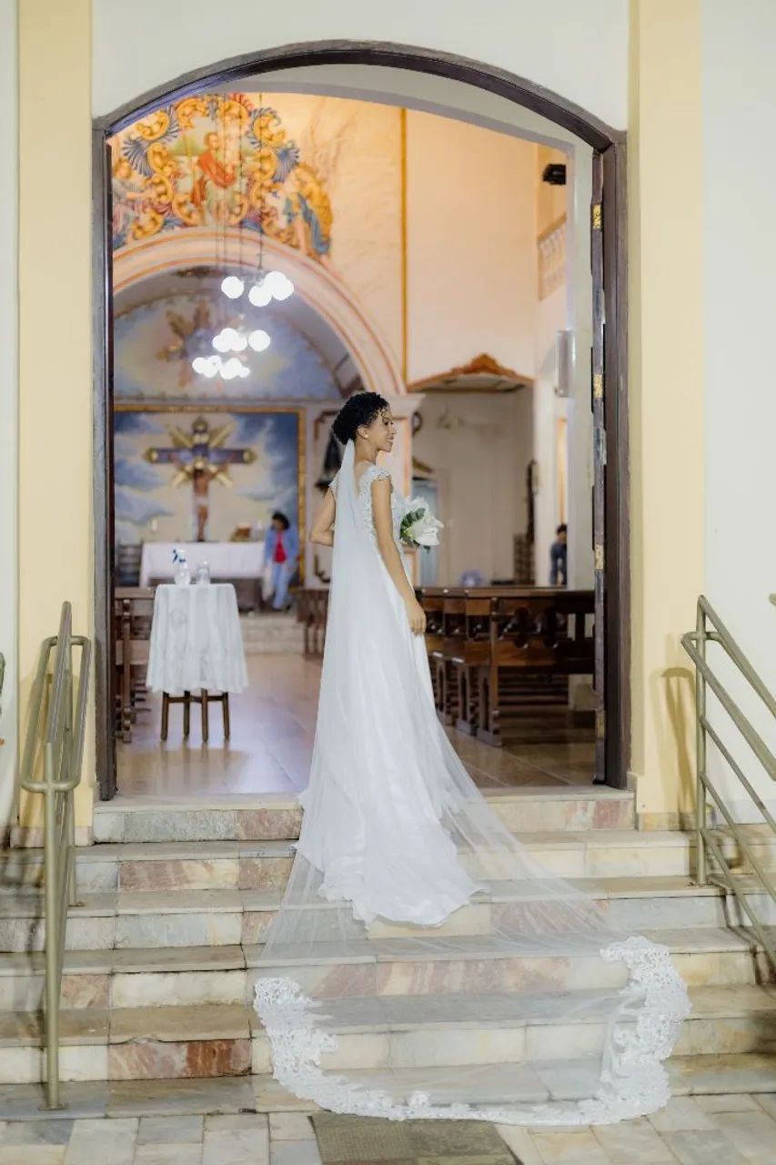 Vestido de noiva e véu  - Foto 4
