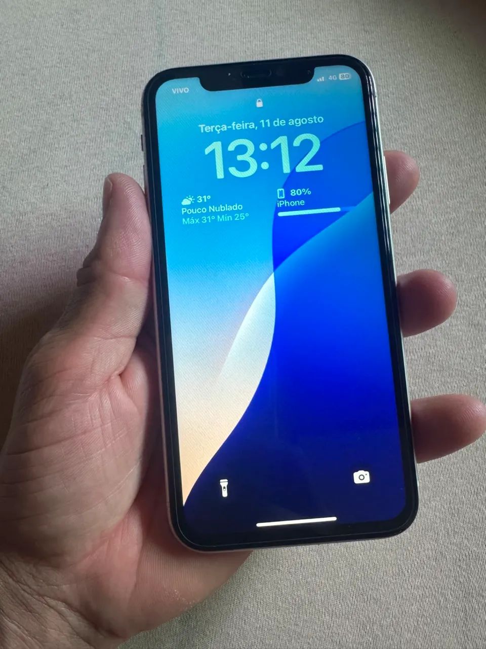 iPhone 11 64 Gigas, em ótimo estado de uso 