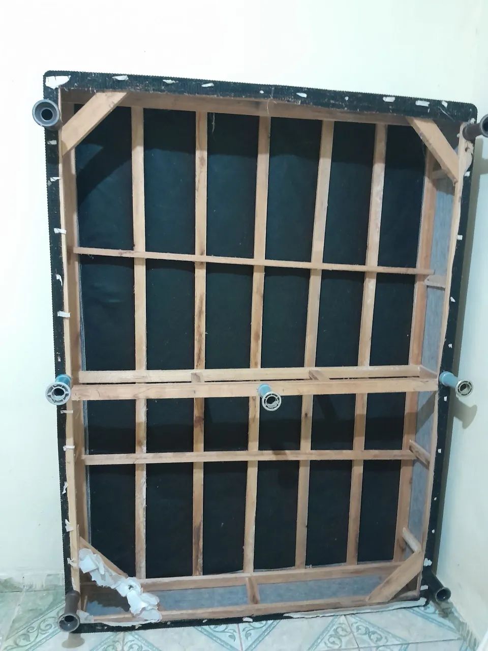 Vendo base de cama casal 