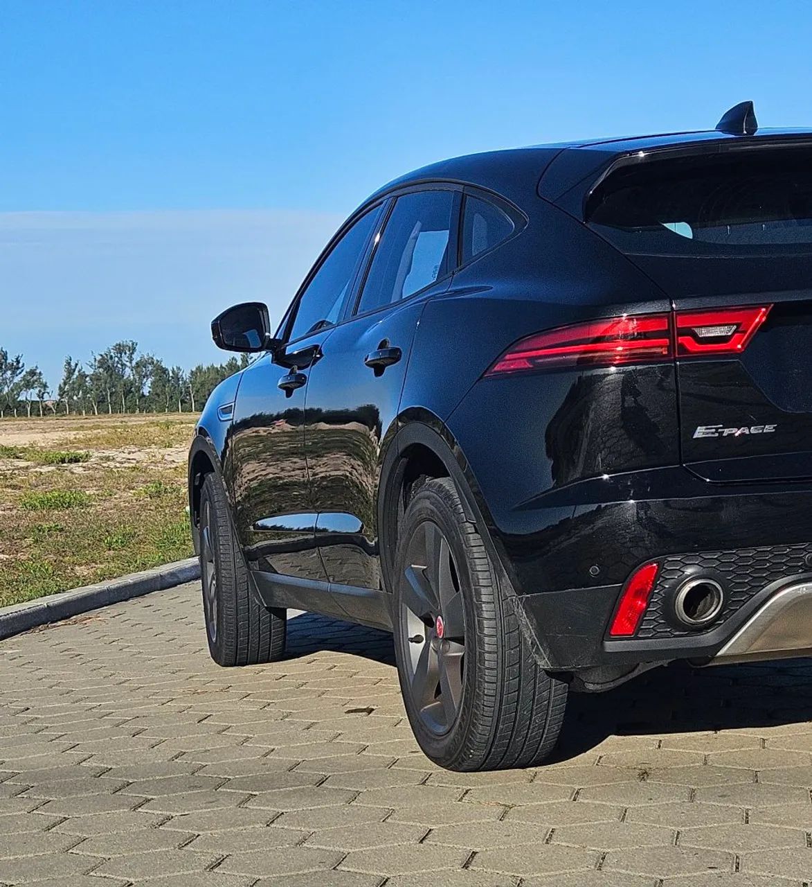 Jaguar E-Pace 2.0 AWD 249cv Aut. 2018 - Foto 4