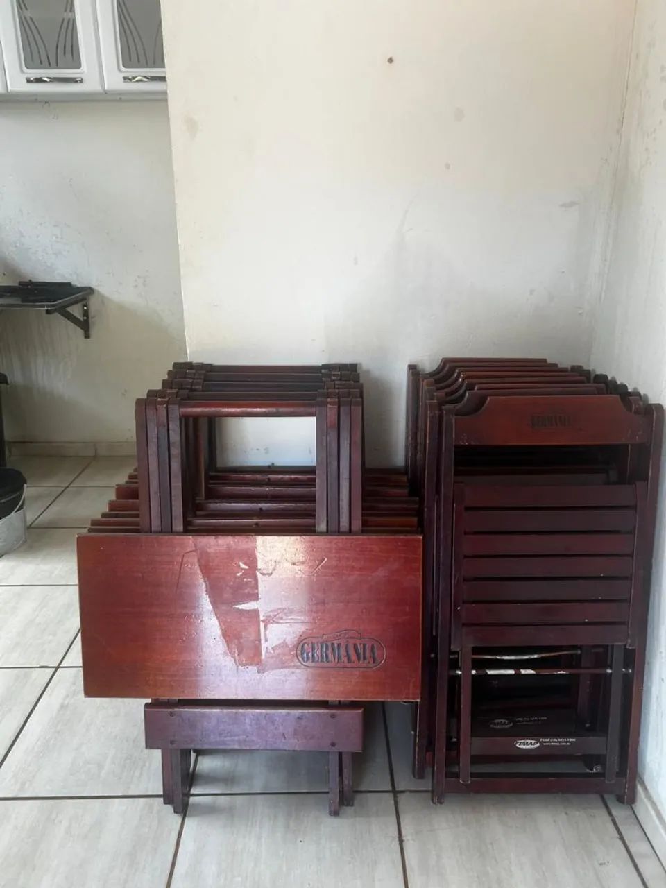 Vendo 10 jogos de mesa de madeira com 4 cadeiras  - Foto 2