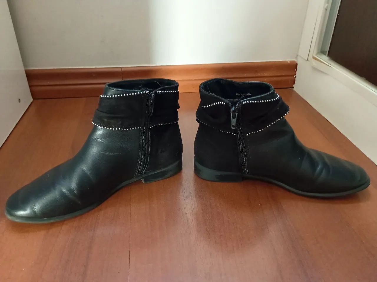 Bota de couro da Zara ( tamanho 35 )  - Foto 5