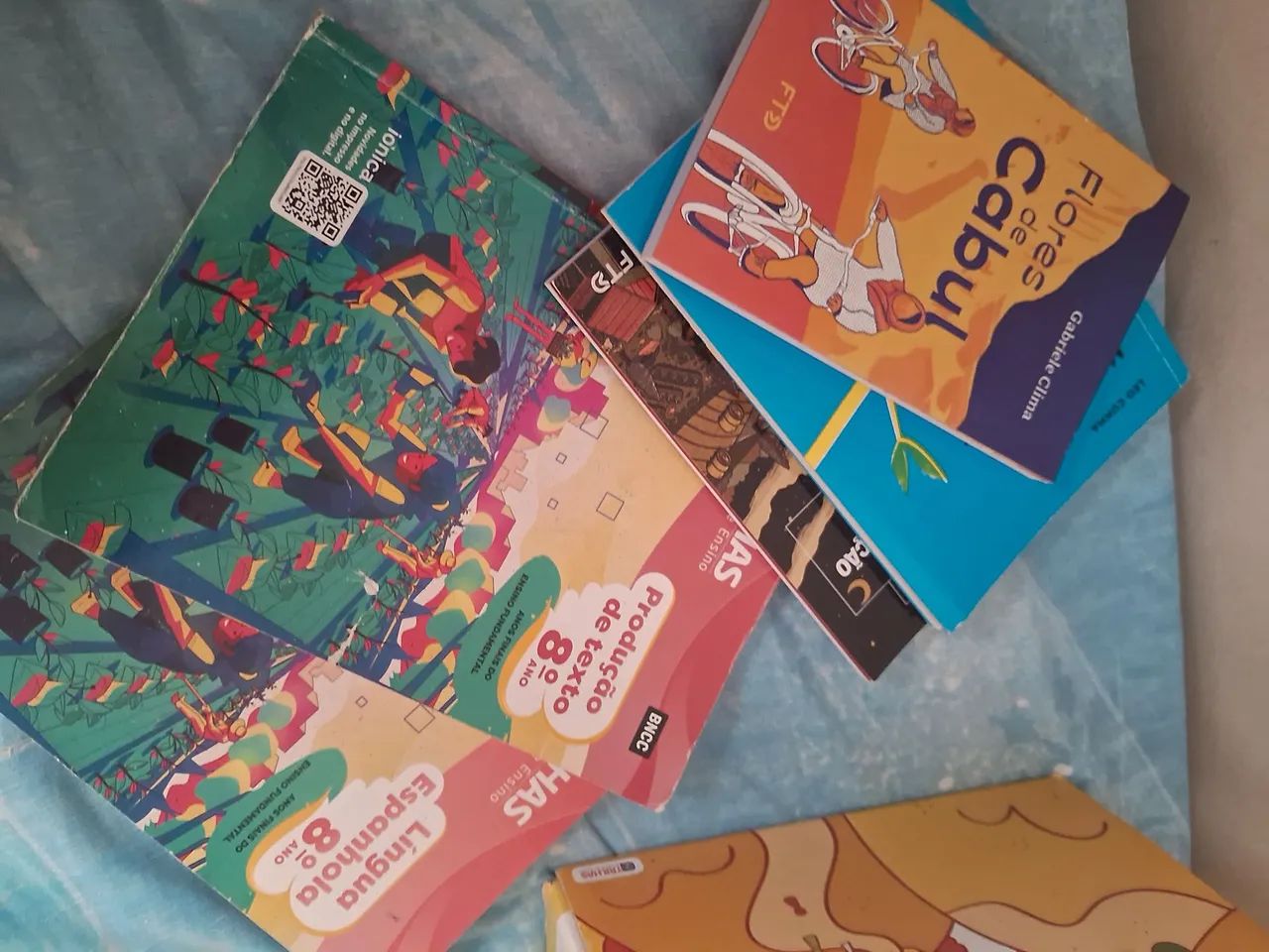 Livro 8° ano- trilhas sistema de ensino