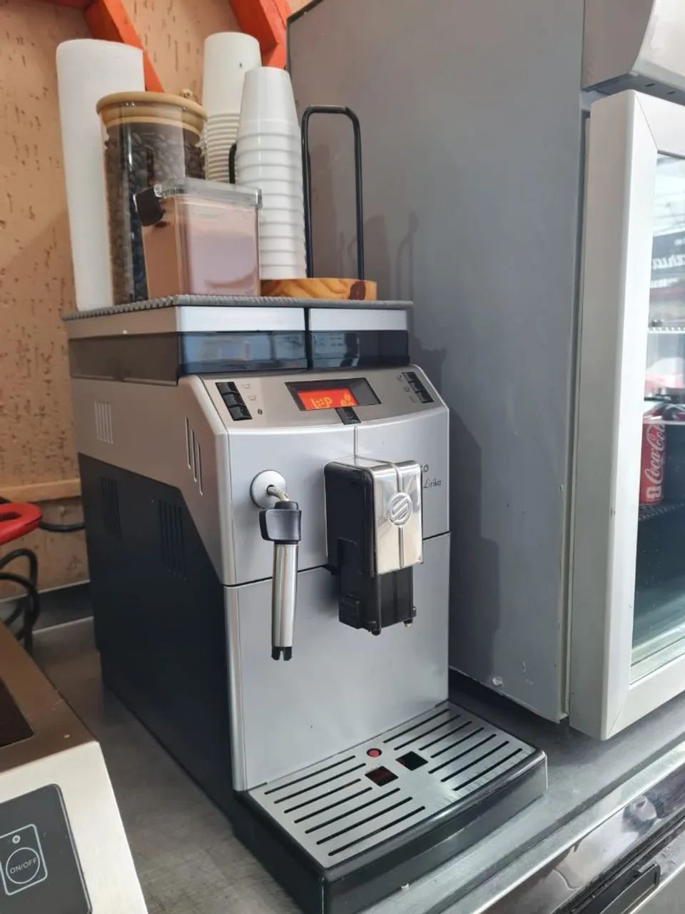Equipamentos e móveis para cafeteira e confeitaria  - Foto 3