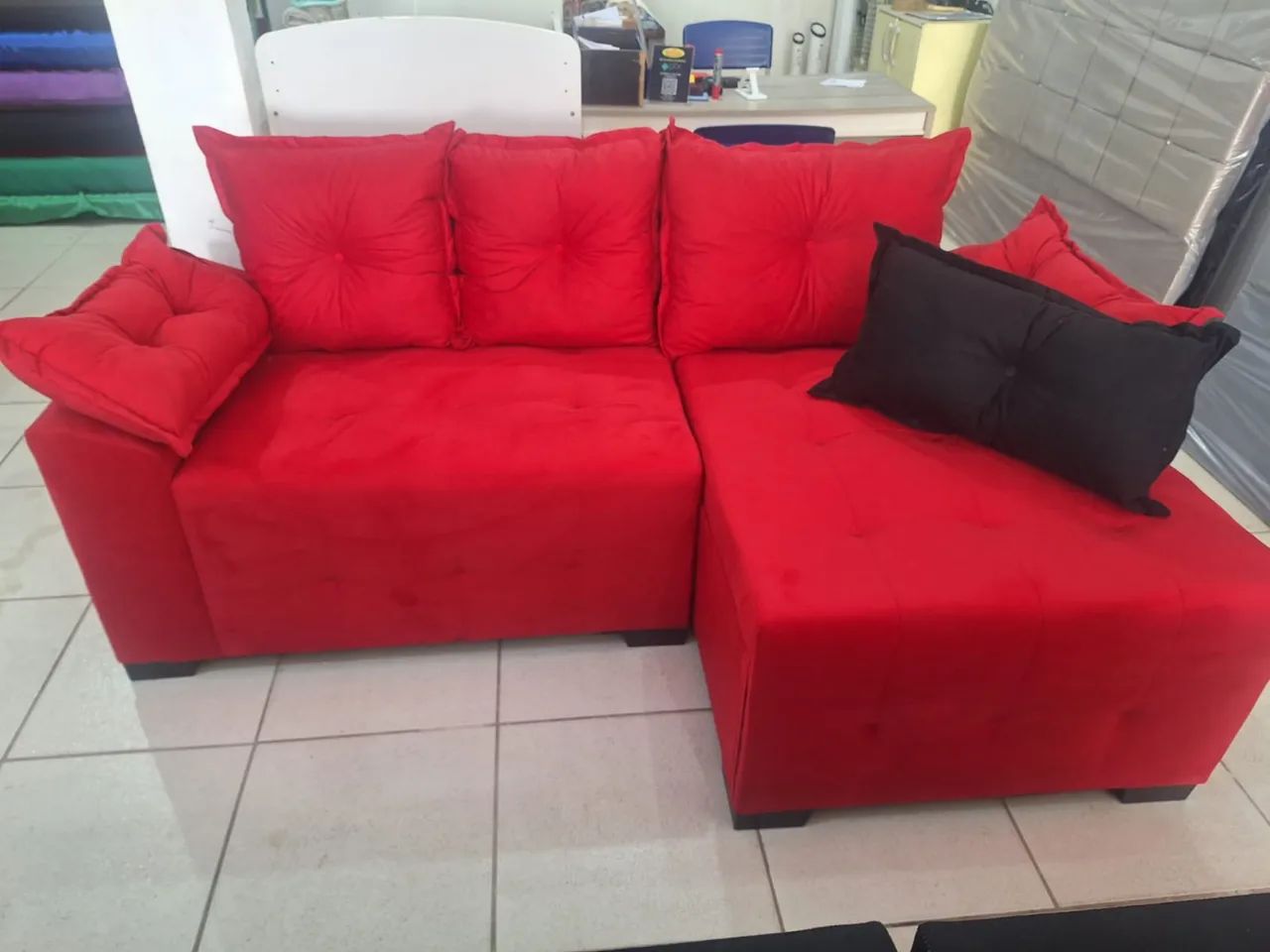 Sofá, vermelho, moderno e confortável