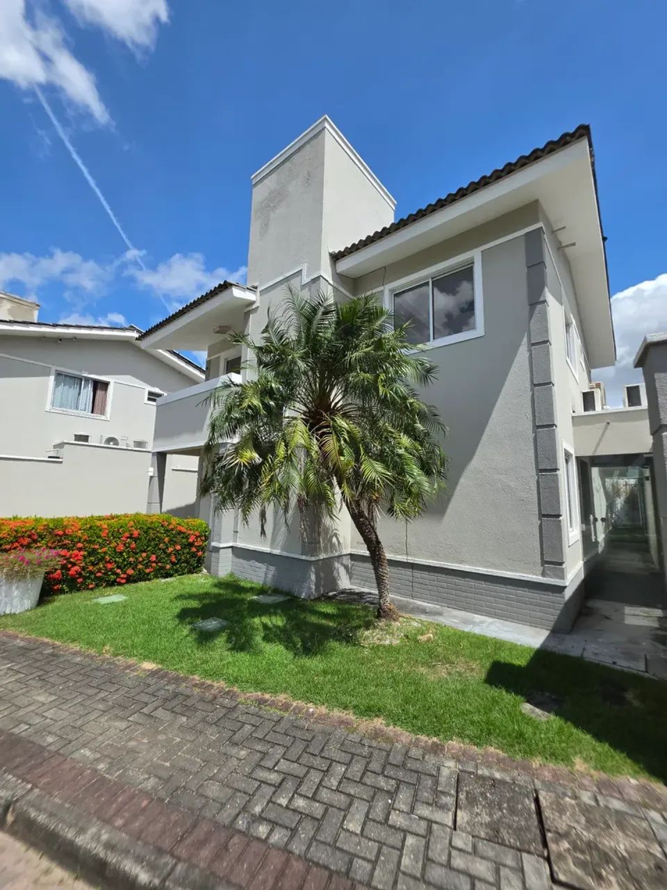 Casa Duplex 3 suítes com quintal e piscina privativa!!!