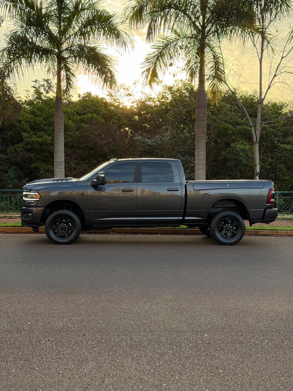Ram 2500 2500 LARAM. 6.7 NIGHT ED. TB CD 4x4 Die. 2024